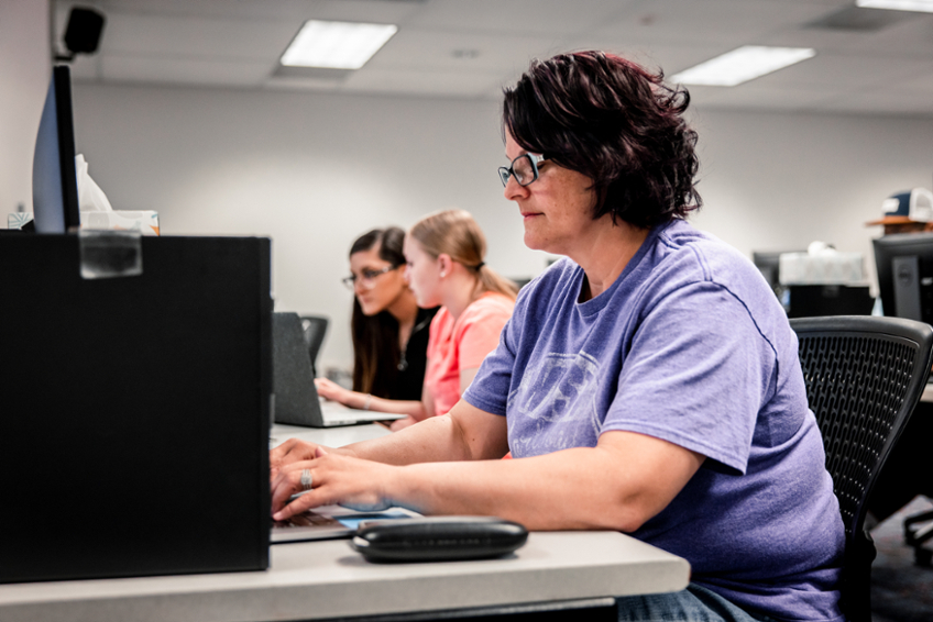 chiropractic-female-student-computer