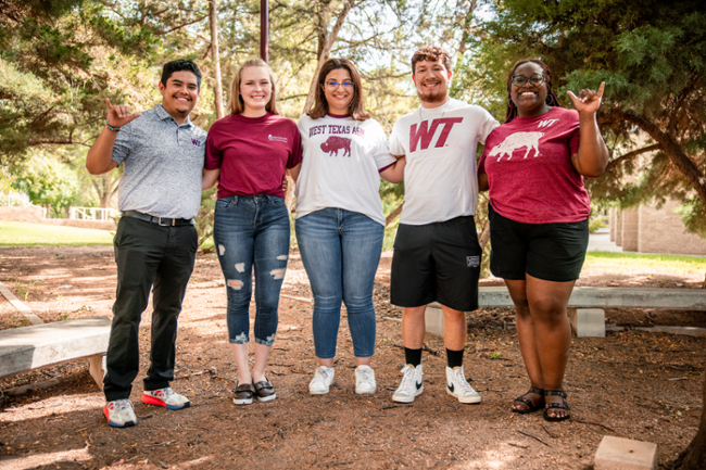 student-group-outside-handsign-tours-small-edit