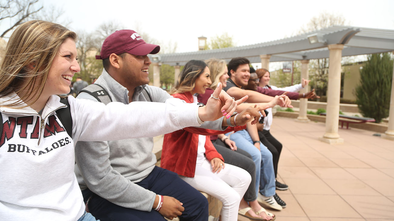 StudentsAtFountain